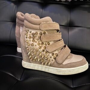Aldo Tan Studded High-Top Sneakers